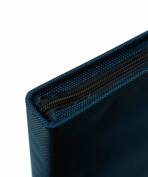 HIGHTIDE（ハイタイド）の「FARM HUT ファームハット トラベリングカード＆パスポート（パスポートケース・レディース・ブラック/ブルー/グリーン・FREE）」の10枚目の写真