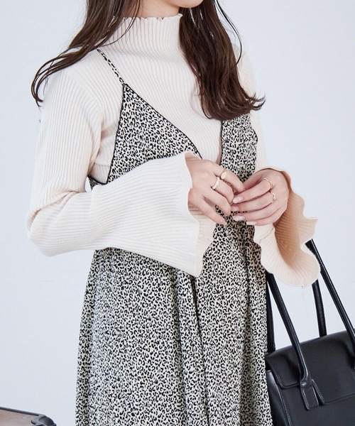 Heather（ヘザー）の「ソデフレアピタニット  239617（ニット/セーター・レディース・ブラック/オレンジ/オフホワイト/ブルー・FREE）」の2枚目の写真