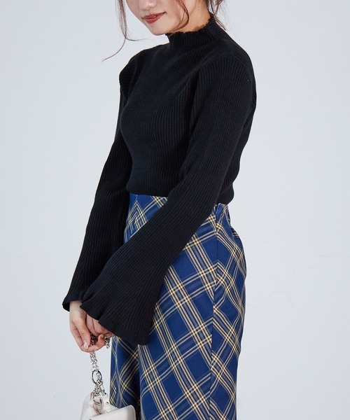 Heather（ヘザー）の「ソデフレアピタニット  239617（ニット/セーター・レディース・ブラック/オレンジ/オフホワイト/ブルー・FREE）」の3枚目の写真