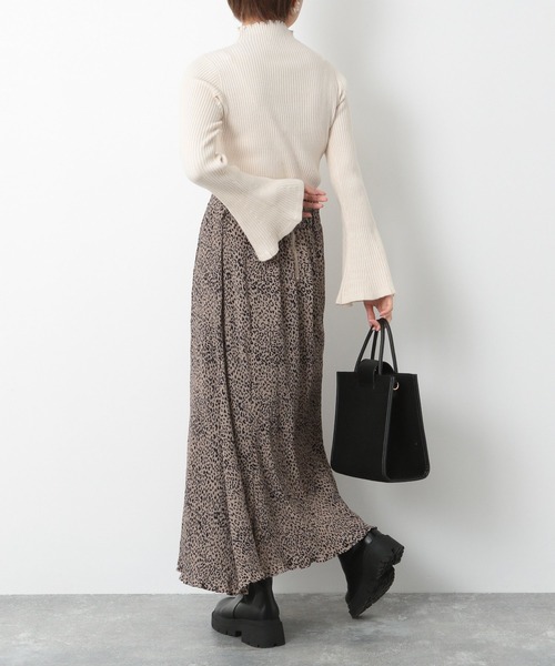 Heather（ヘザー）の「ソデフレアピタニット  239617（ニット/セーター・レディース・ブラック/オレンジ/オフホワイト/ブルー・FREE）」の9枚目の写真