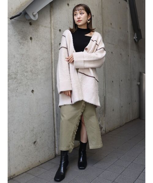 MURUA（ムルーア）の「アウトリンキングニットガウン（カーディガン/ボレロ・レディース・ブラック/アイボリー・FREE）」の6枚目の写真