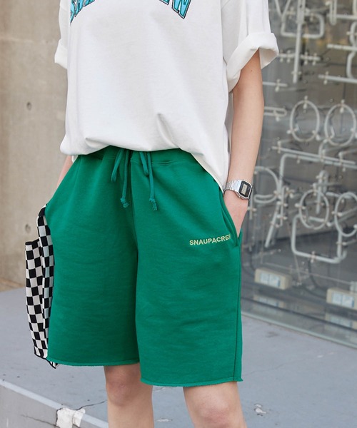 Snap club（スナップクラブ）の「【Snap club】裏毛ワンポイント刺繍ロゴスウェットショーツ（スウェットパンツ・レディース・ブラック/パープル/イエロー/グリーン/ロイヤルブルー/ホワイト系/ライトグレー/ダークオレンジ・FREE）」の5枚目の写真