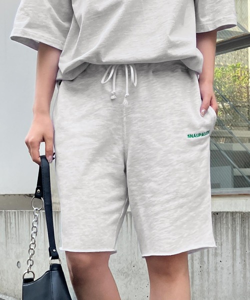 Snap club（スナップクラブ）の「【Snap club】裏毛ワンポイント刺繍ロゴスウェットショーツ（スウェットパンツ・レディース・ブラック/パープル/イエロー/グリーン/ロイヤルブルー/ホワイト系/ライトグレー/ダークオレンジ・FREE）」の18枚目の写真