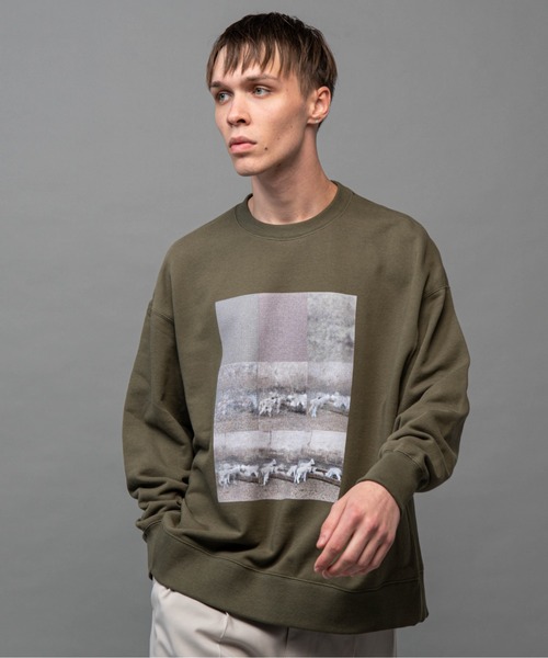 MR.OLIVE(ミスターオリーブ)の「MR.OLIVE×青木柊野 コラボレーション / TYPE- B PRINT スウェット(トレーナー)(スウェット・メンズ・ブラック/カーキ・LARGE/MEDIUM/SMALL)」の12枚目の写真