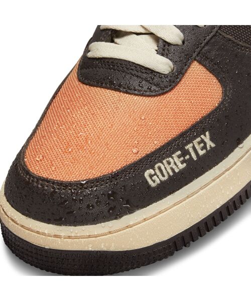 NIKE（ナイキ）の「ナイキ エア フォース 1 GTX メンズシューズ / Nike Air Force 1 GTX ＜24-30cm 展開＞（スニーカー・メンズ・ダークブラウン/カーキ系・28/29.5/27/25/26/24.5/27.5/29/30/26.5/24/25.5/28.5）」の20枚目の写真