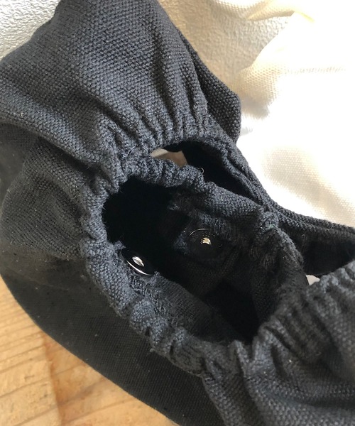 Kotoe(コトエ)の「キャンバス調シャーリングハンドバッグ(ハンドバッグ・レディース・ホワイト/ブラック・FREE)」の5枚目の写真