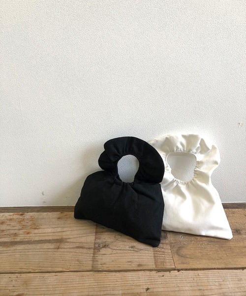 Kotoe(コトエ)の「キャンバス調シャーリングハンドバッグ(ハンドバッグ・レディース・ホワイト/ブラック・FREE)」の10枚目の写真