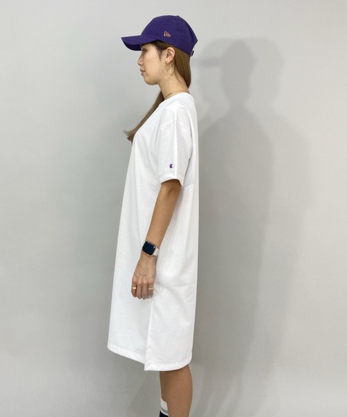 Champion（チャンピオン）の「CHAMPION/チャンピオン  ルーズシルエット/無地ワンポイントロゴTシャツワンピース  CW-V322（ワンピース・レディース・ホワイト/グリーン/ブラック・M/L）」の7枚目の写真