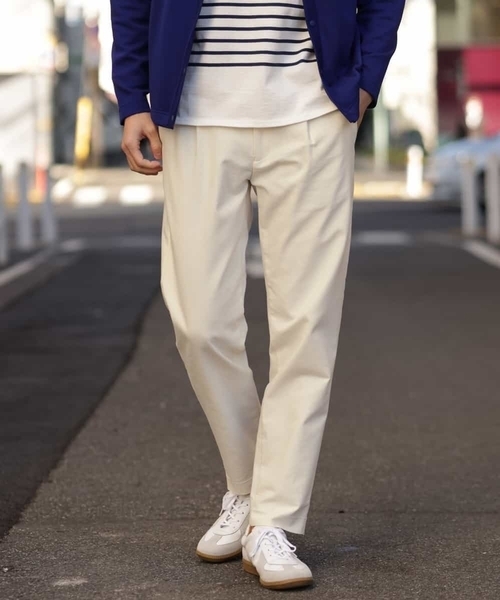 a.v.v(アーヴェヴェ)の「【洗濯機で洗える/ストレッチ】アーバンタックパンツ(スラックス・メンズ・ライトグレー/ブラック/アイボリー・48/46/50/44)」の2枚目の写真