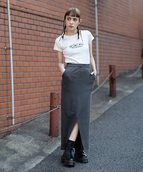 X-girl（エックスガール）の「TO THE FRONT S/S BABY TEE/ラメ　チビT/ロゴTシャツ（Tシャツ/カットソー・レディース・ブラック/ホワイト/パープル・M/S）」の4枚目の写真