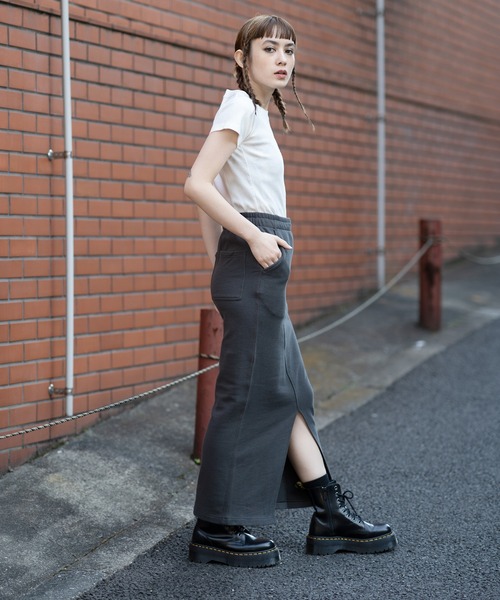 X-girl（エックスガール）の「TO THE FRONT S/S BABY TEE/ラメ　チビT/ロゴTシャツ（Tシャツ/カットソー・レディース・ブラック/ホワイト/パープル・M/S）」の5枚目の写真