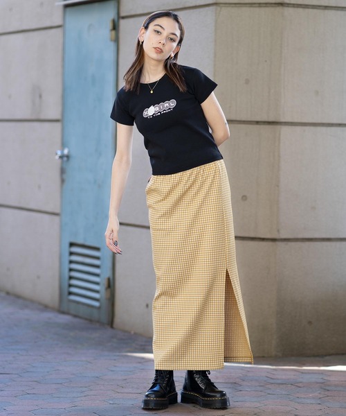 X-girl（エックスガール）の「TO THE FRONT S/S BABY TEE/ラメ　チビT/ロゴTシャツ（Tシャツ/カットソー・レディース・ブラック/ホワイト/パープル・M/S）」の6枚目の写真