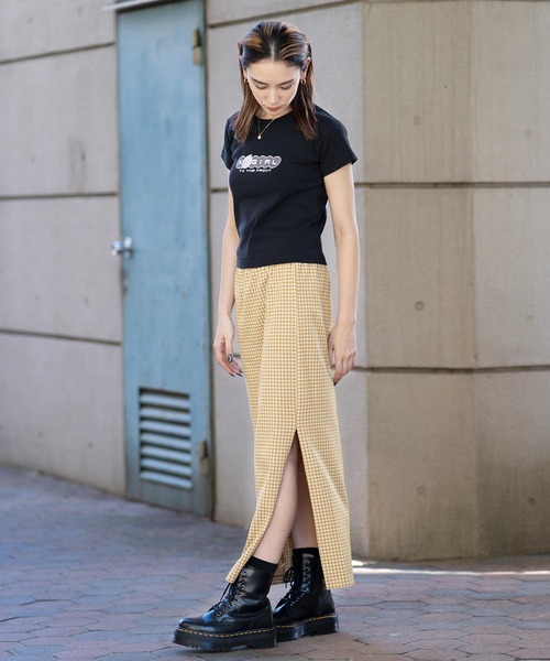 X-girl（エックスガール）の「TO THE FRONT S/S BABY TEE/ラメ　チビT/ロゴTシャツ（Tシャツ/カットソー・レディース・ブラック/ホワイト/パープル・M/S）」の7枚目の写真