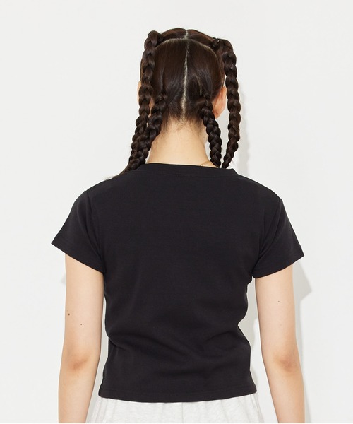 X-girl（エックスガール）の「TO THE FRONT S/S BABY TEE/ラメ　チビT/ロゴTシャツ（Tシャツ/カットソー・レディース・ブラック/ホワイト/パープル・M/S）」の21枚目の写真