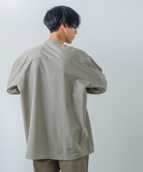 improves(インプローブス)の「【improves】ルーズフィット オーバーサイズ バンドカラー 長袖シャツ(シャツ/ブラウス・メンズ・グレイッシュベージュ/ダークブラウン/ブラック/サックスブルー/ホワイト・LARGE/MEDIUM)」の7枚目の写真