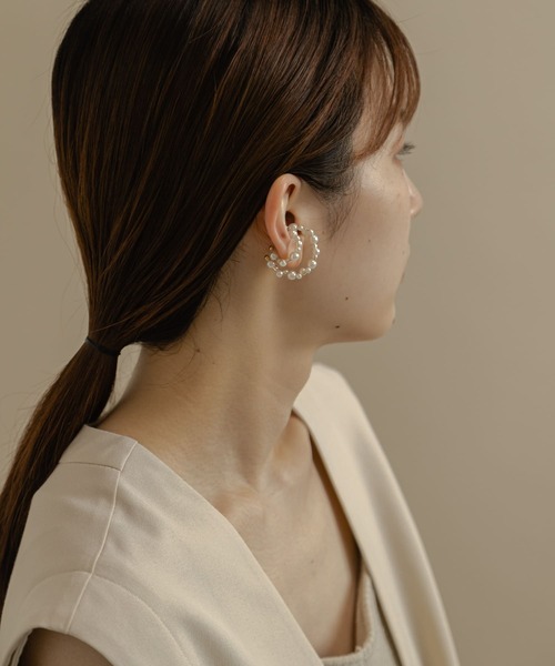 SMELLY(スメリー)の「ランダムパールイヤカフ(イヤーカフ・レディース・アイボリー・-)」の3枚目の写真