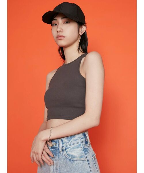 EMODA（エモダ）の「クロップドミニマルタンクトップ（タンクトップ・レディース・イエロー/グレー/ホワイト/ブラック・FREE）」の6枚目の写真