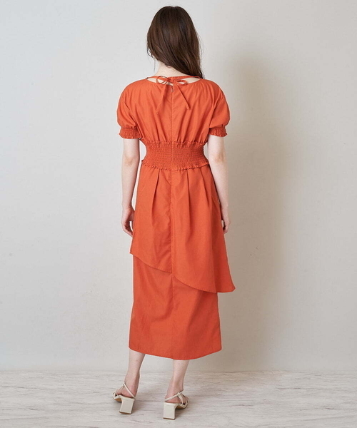 A de a.v.v（アードアー・ヴェ・ヴェ）の「シャーリングワンピ―ス（ワンピース・レディース・ブラック/オレンジ・36）」の4枚目の写真