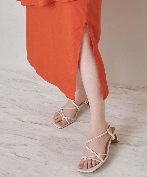 A de a.v.v（アードアー・ヴェ・ヴェ）の「シャーリングワンピ―ス（ワンピース・レディース・ブラック/オレンジ・36）」の8枚目の写真