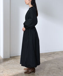 AK＋1 / ツイスト ネック ジップ ワンピースを使った人気ファッション