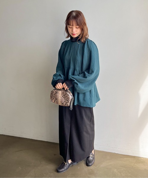 feepur（フェピュール）の「ボリュームスリーブペプラムブラウス（シャツ/ブラウス・レディース・オフホワイト/グリーン/ブラウン/ブラック/ライトグリーン・MEDIUM）」の11枚目の写真