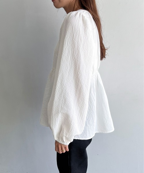 feepur（フェピュール）の「ボリュームスリーブペプラムブラウス（シャツ/ブラウス・レディース・オフホワイト/グリーン/ブラウン/ブラック/ライトグリーン・MEDIUM）」の22枚目の写真