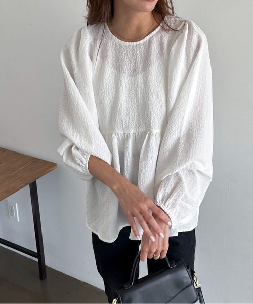 feepur（フェピュール）の「ボリュームスリーブペプラムブラウス（シャツ/ブラウス・レディース・オフホワイト/グリーン/ブラウン/ブラック/ライトグリーン・MEDIUM）」の21枚目の写真