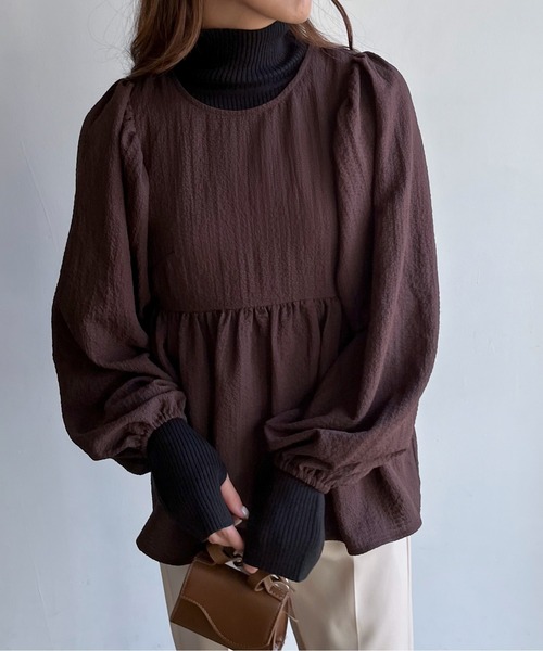 feepur（フェピュール）の「ボリュームスリーブペプラムブラウス（シャツ/ブラウス・レディース・オフホワイト/グリーン/ブラウン/ブラック/ライトグリーン・MEDIUM）」の17枚目の写真