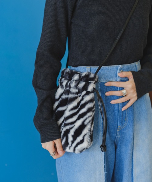 Kastane（カスタネ）の「ファーBAG（ショルダーバッグ・レディース・ブルー/アイボリー/ブラック系その他・FREE）」の22枚目の写真