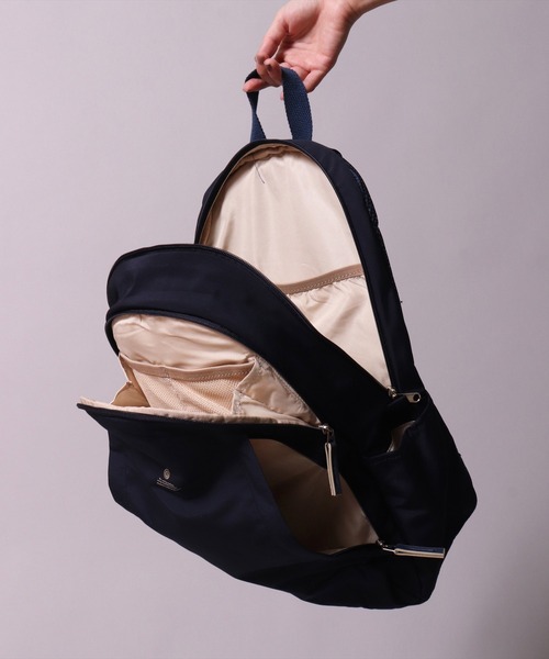 anello(アネロ)の「(LF)【anello】10ポケット デイパック(バックパック/リュック・レディース・ブラック/ネイビー/グレー/グレイッシュベージュ・ONE SIZE)」の16枚目の写真