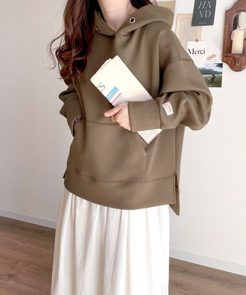 Java（ジャバ）の「《JaVaジャバ コラボ》滑らか＆艶やか。 ロングシーズン大活躍。 ダンボール ニット カンガルー ポケット オーバーサイズ パーカー（パーカー・レディース・グレイッシュブルー/ブラック/グレイッシュベージュ/ブラウン/杢グレー・LARGE/MEDIUM/SMALL/X-LARGE）」の22枚目の写真