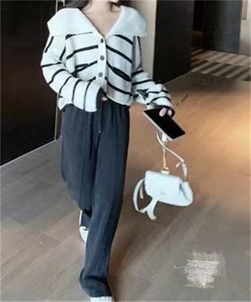 FREE STYLISTS(フリー スタイリスト)の「襟付きボーダー柄ニットカーディガン(カーディガン/ボレロ・レディース・オフホワイト/ブラック・FREE)」の4枚目の写真