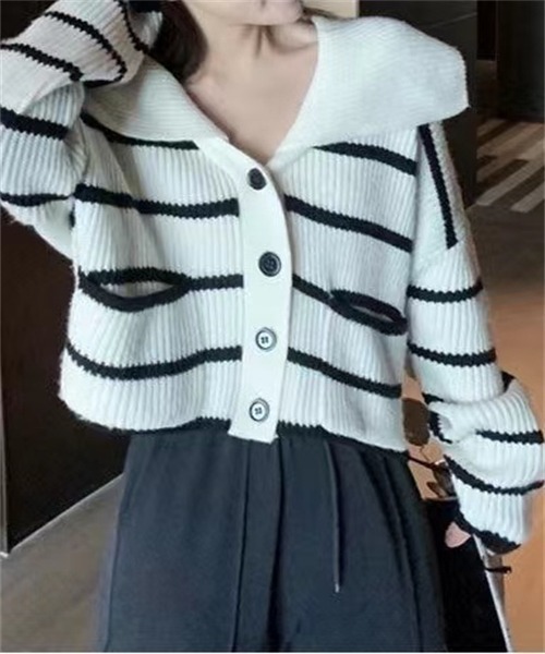 FREE STYLISTS(フリー スタイリスト)の「襟付きボーダー柄ニットカーディガン(カーディガン/ボレロ・レディース・オフホワイト/ブラック・FREE)」の9枚目の写真