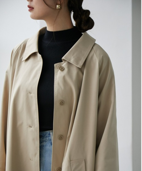 ECRIRE（エクリール）の「【るうコラボ】ツイルステンカラーコート（ステンカラーコート・レディース・ベージュ/ブラック・M/L）」の4枚目の写真