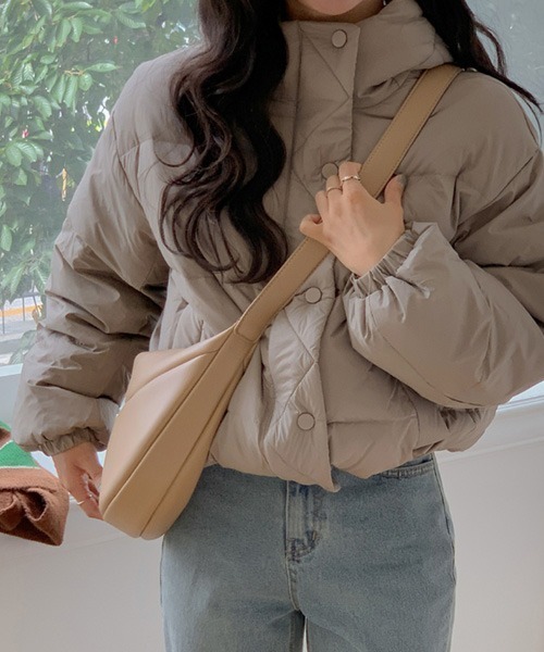 SONA（ソナ）の「SONYUNARA 羽毛ウィンターデイリーショートダウン（ダウンジャケット/コート・レディース・カーキブラウン/ブラック・FREE）」の2枚目の写真