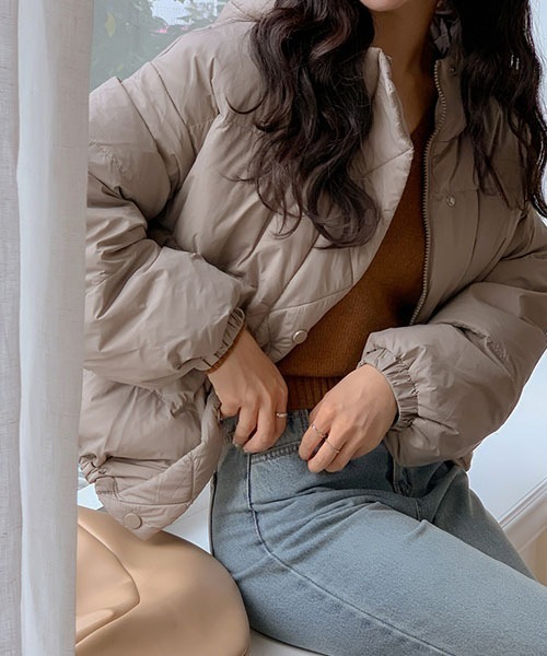 SONA（ソナ）の「SONYUNARA 羽毛ウィンターデイリーショートダウン（ダウンジャケット/コート・レディース・カーキブラウン/ブラック・FREE）」の6枚目の写真