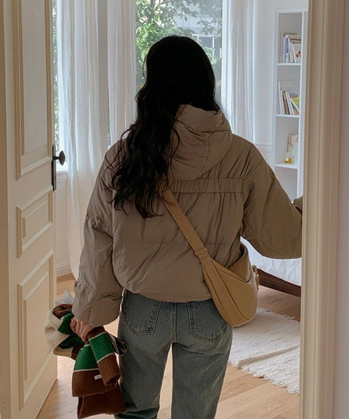 SONA（ソナ）の「SONYUNARA 羽毛ウィンターデイリーショートダウン（ダウンジャケット/コート・レディース・カーキブラウン/ブラック・FREE）」の4枚目の写真