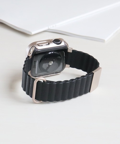 Urban Coral（アーバンコーラル）の「Apple Watch Band / アップルウォッチ バンド くすみカラーマグネットPUレザー / Urban Coral（デジタル腕時計・レディース・ローズ系/ネイビー/オレンジ/ブルー系その他/ベージュ/パープル/ベージュ系その他/ブラウン/レッド/ライトグレー/ホワイト/グレー/ブラック/カーキ/ピンク系その他/ローズ系1/ピンク系その他2/ライトグレー系/ベージュ系/ベージュ系その他2/ブラック系その他/ブラウン系その他/ホワイト系その他・40mm/44mm）」の5枚目の写真