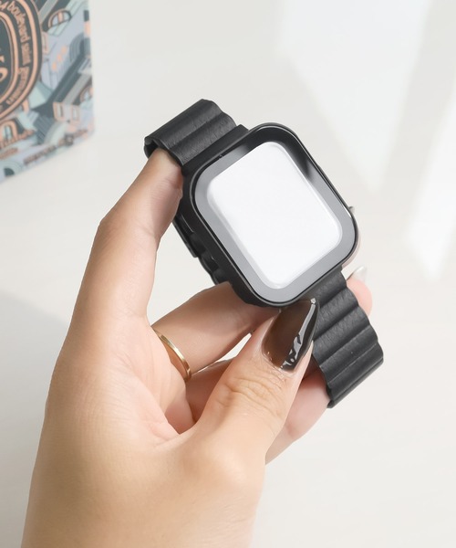 Urban Coral（アーバンコーラル）の「Apple Watch Band / アップルウォッチ バンド くすみカラーマグネットPUレザー / Urban Coral（デジタル腕時計・レディース・ローズ系/ネイビー/オレンジ/ブルー系その他/ベージュ/パープル/ベージュ系その他/ブラウン/レッド/ライトグレー/ホワイト/グレー/ブラック/カーキ/ピンク系その他/ローズ系1/ピンク系その他2/ライトグレー系/ベージュ系/ベージュ系その他2/ブラック系その他/ブラウン系その他/ホワイト系その他・40mm/44mm）」の4枚目の写真