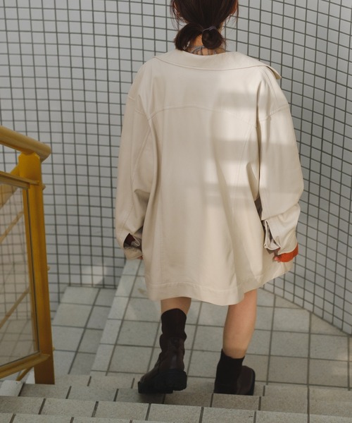 Kastane（カスタネ）の「【2023SSアイテム/WEB限定】フェイクレザーオーバージャケット（ブルゾン・レディース・アイボリー・FREE）」の7枚目の写真