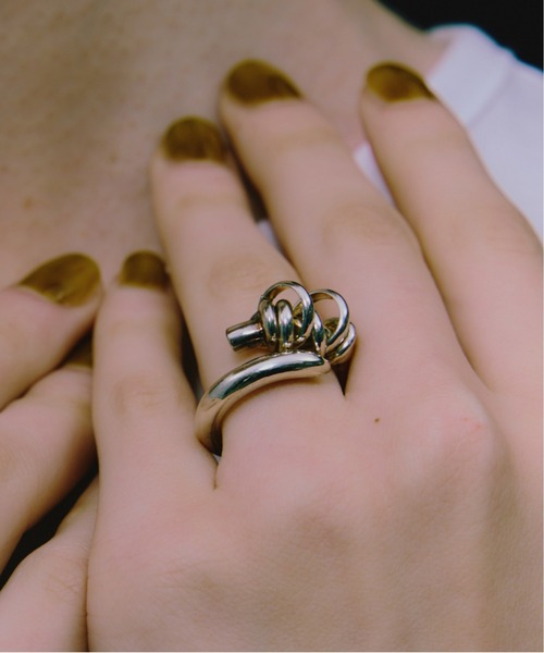 LAPUIS（ラピュイ）の「LAPUIS(ラピュイ)Coil HugリングB（リング・レディース・シルバー/ゴールド/マルチ・11号/9号/13号）」の10枚目の写真