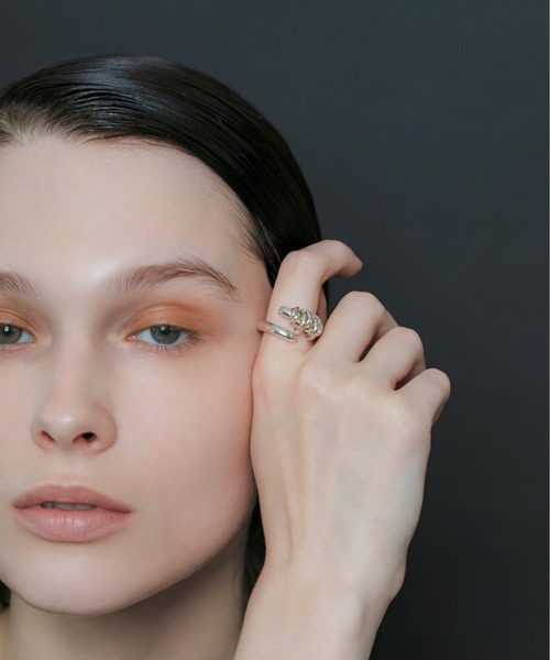 LAPUIS（ラピュイ）の「LAPUIS(ラピュイ)Coil HugリングB（リング・レディース・シルバー/ゴールド/マルチ・11号/9号/13号）」の13枚目の写真