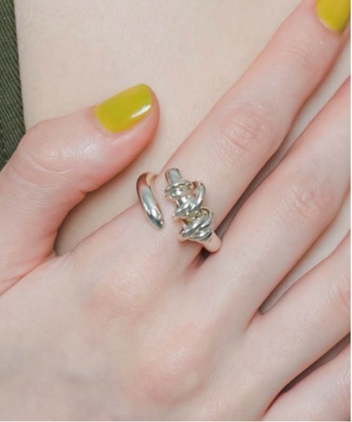 LAPUIS（ラピュイ）の「LAPUIS(ラピュイ)Coil HugリングB（リング・レディース・シルバー/ゴールド/マルチ・11号/9号/13号）」の15枚目の写真