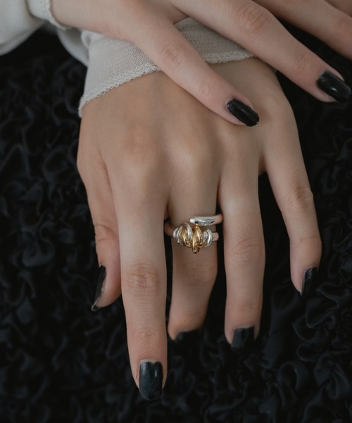 LAPUIS（ラピュイ）の「LAPUIS(ラピュイ)Coil HugリングB（リング・レディース・シルバー/ゴールド/マルチ・11号/9号/13号）」の12枚目の写真