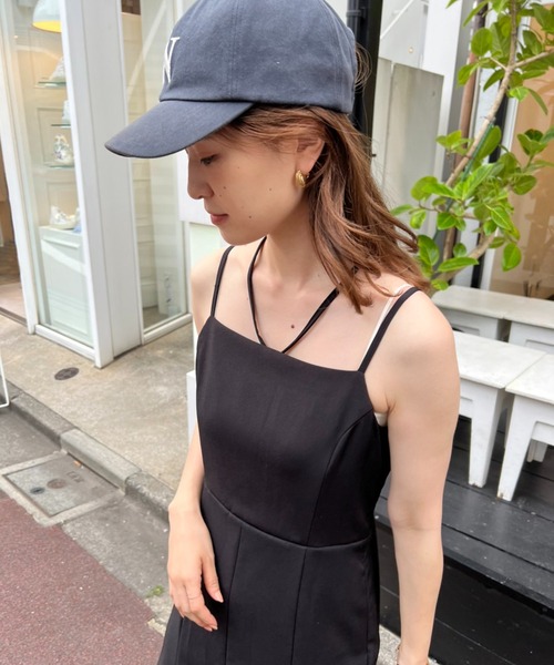 one after another NICE CLAUP（ワンアフターアナザーナイスクラップ）の「キャミソールワンピース（ワンピース・レディース・ブラック・MEDIUM）」の2枚目の写真