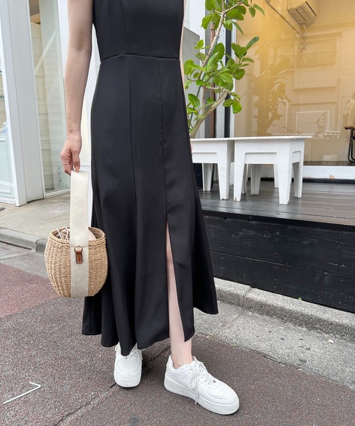 one after another NICE CLAUP（ワンアフターアナザーナイスクラップ）の「キャミソールワンピース（ワンピース・レディース・ブラック・MEDIUM）」の5枚目の写真