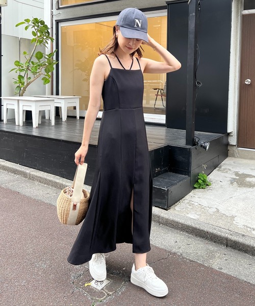 one after another NICE CLAUP（ワンアフターアナザーナイスクラップ）の「キャミソールワンピース（ワンピース・レディース・ブラック・MEDIUM）」の9枚目の写真