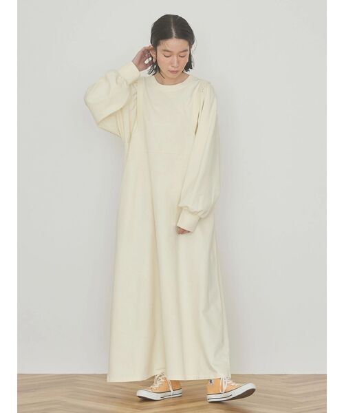 AMERICAN HOLIC(アメリカンホリック)の「ボリュームスリーブ裏毛ワンピース(ワンピース・レディース・ブラック/アイボリー・M/L)」の20枚目の写真