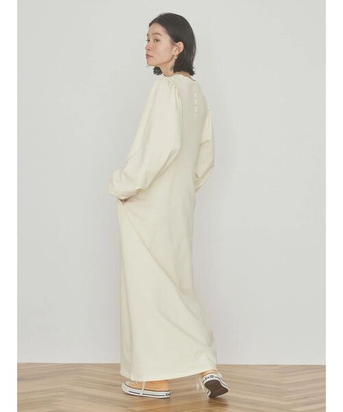 AMERICAN HOLIC(アメリカンホリック)の「ボリュームスリーブ裏毛ワンピース(ワンピース・レディース・ブラック/アイボリー・M/L)」の8枚目の写真