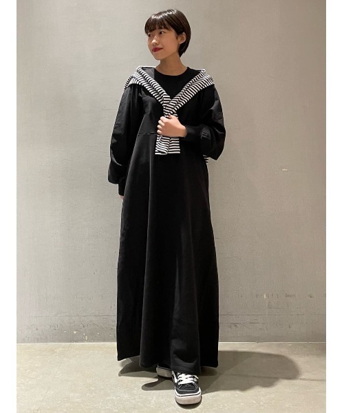 AMERICAN HOLIC(アメリカンホリック)の「ボリュームスリーブ裏毛ワンピース(ワンピース・レディース・ブラック/アイボリー・M/L)」の4枚目の写真